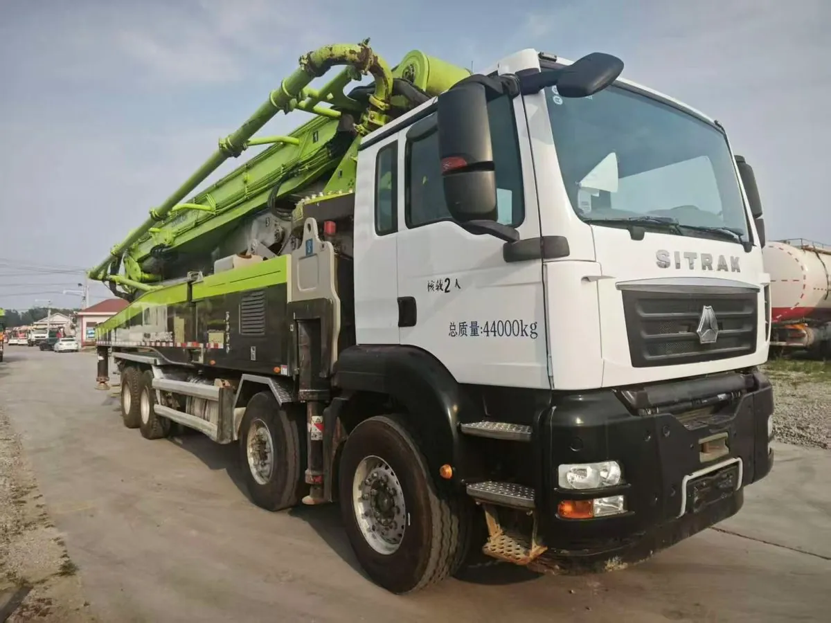 Zoomlion 56m concrete pump — cab view