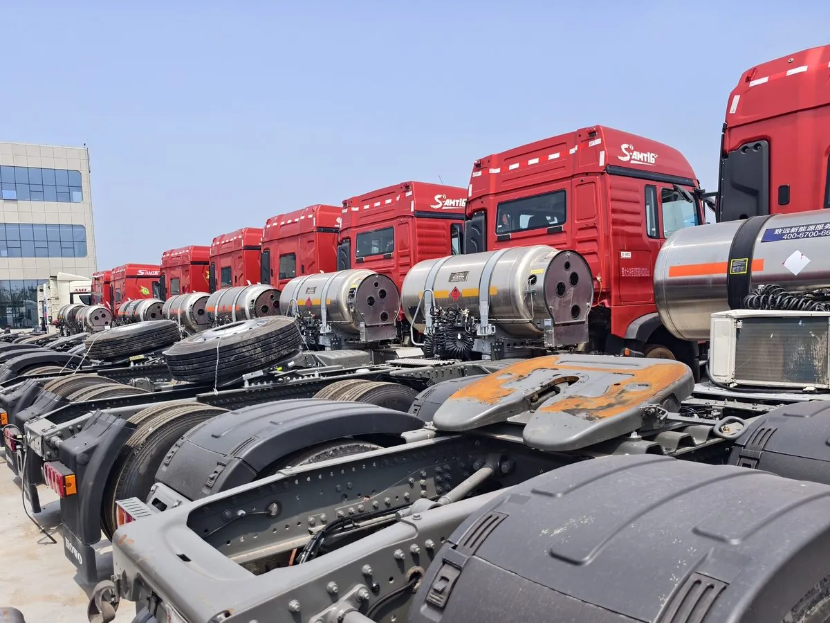 Tractor units with LNG tanks — yard row