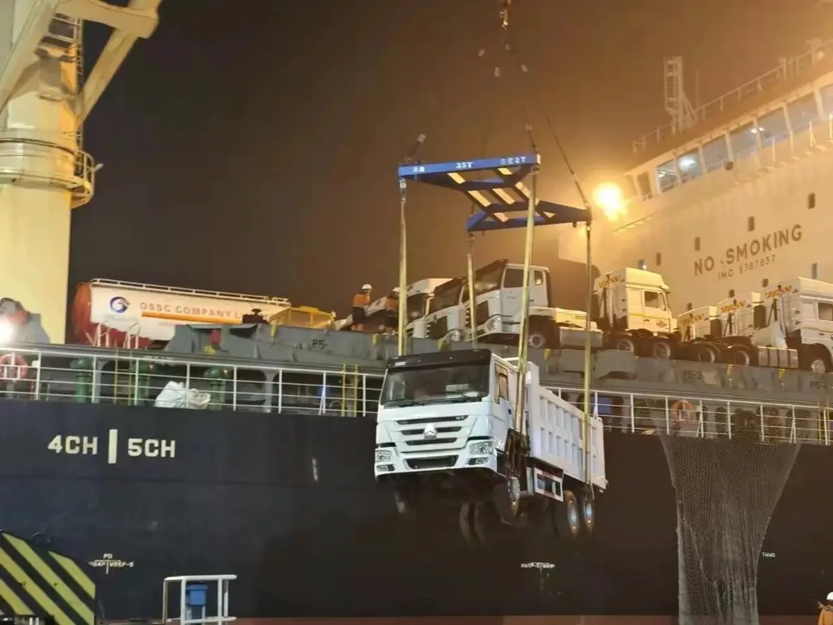 Vessel loading heavy equipment